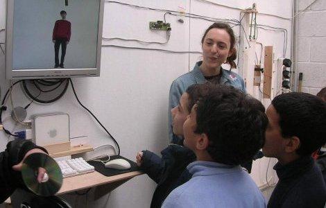 Visite jeune public - Salle pédagogique du CRASlab (2006)