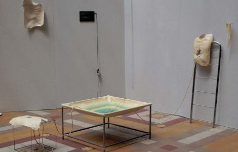 « SIPPING BLUE », View of the show « Felicità 18 ». Installation, mixed media, different sizes. Verrière des Beaux Arts de Paris, 2018